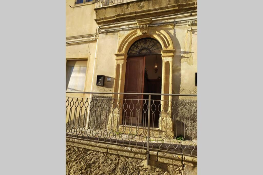 Casa Ad Assoro, Al Centro Della Sicilia Villa Exterior photo